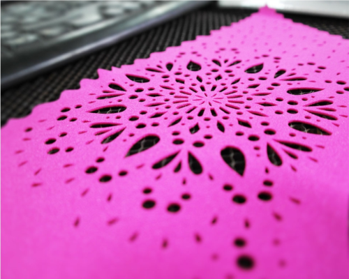 Grabado láser en cuero sintético